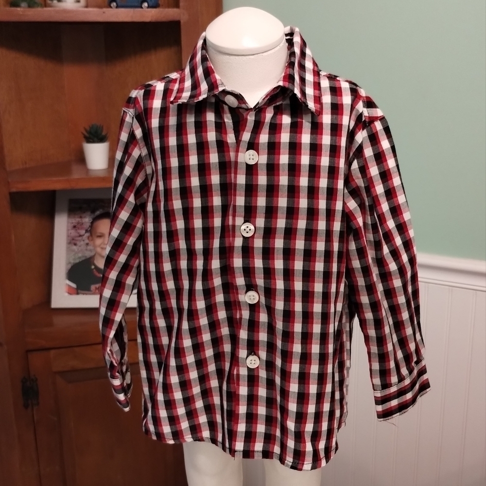 BOYS IZOD button down shirt